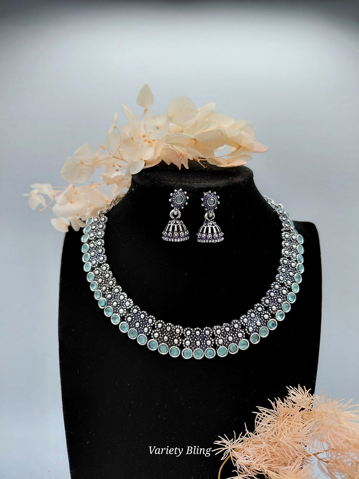 Fancy Necklace Set Black MTL