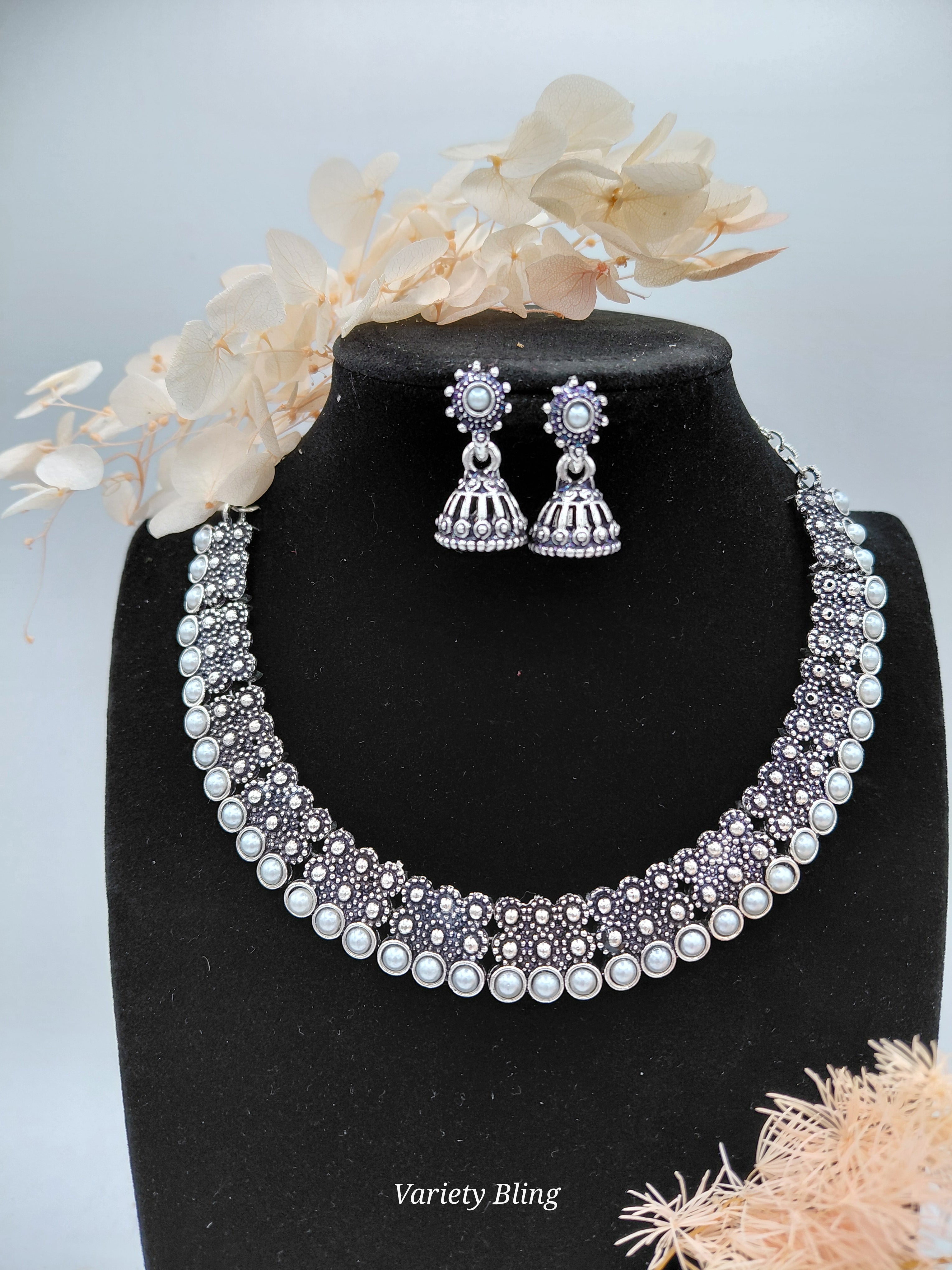 Fancy Necklace Set Black MTL