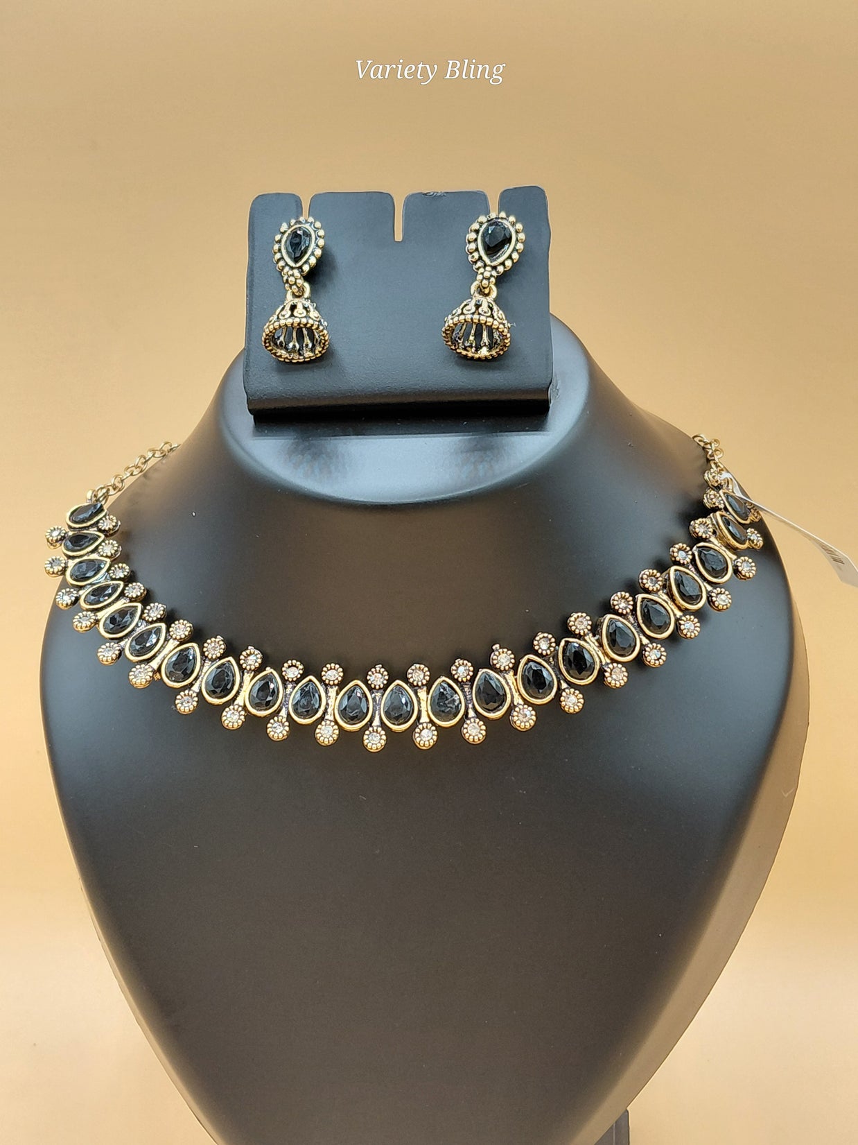 Fancy Raindrop Necklace Set