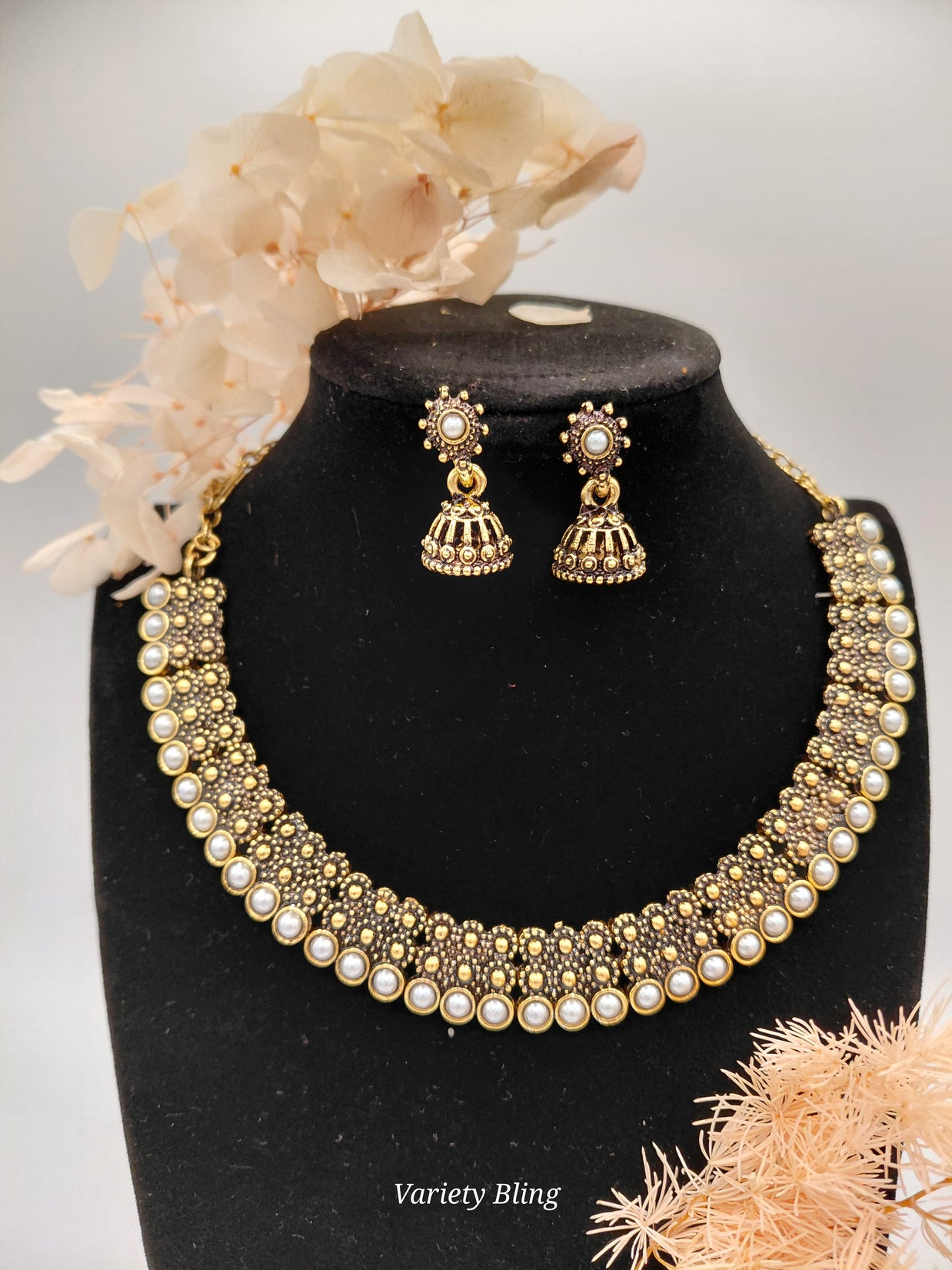 Fancy Stone Necklace Set