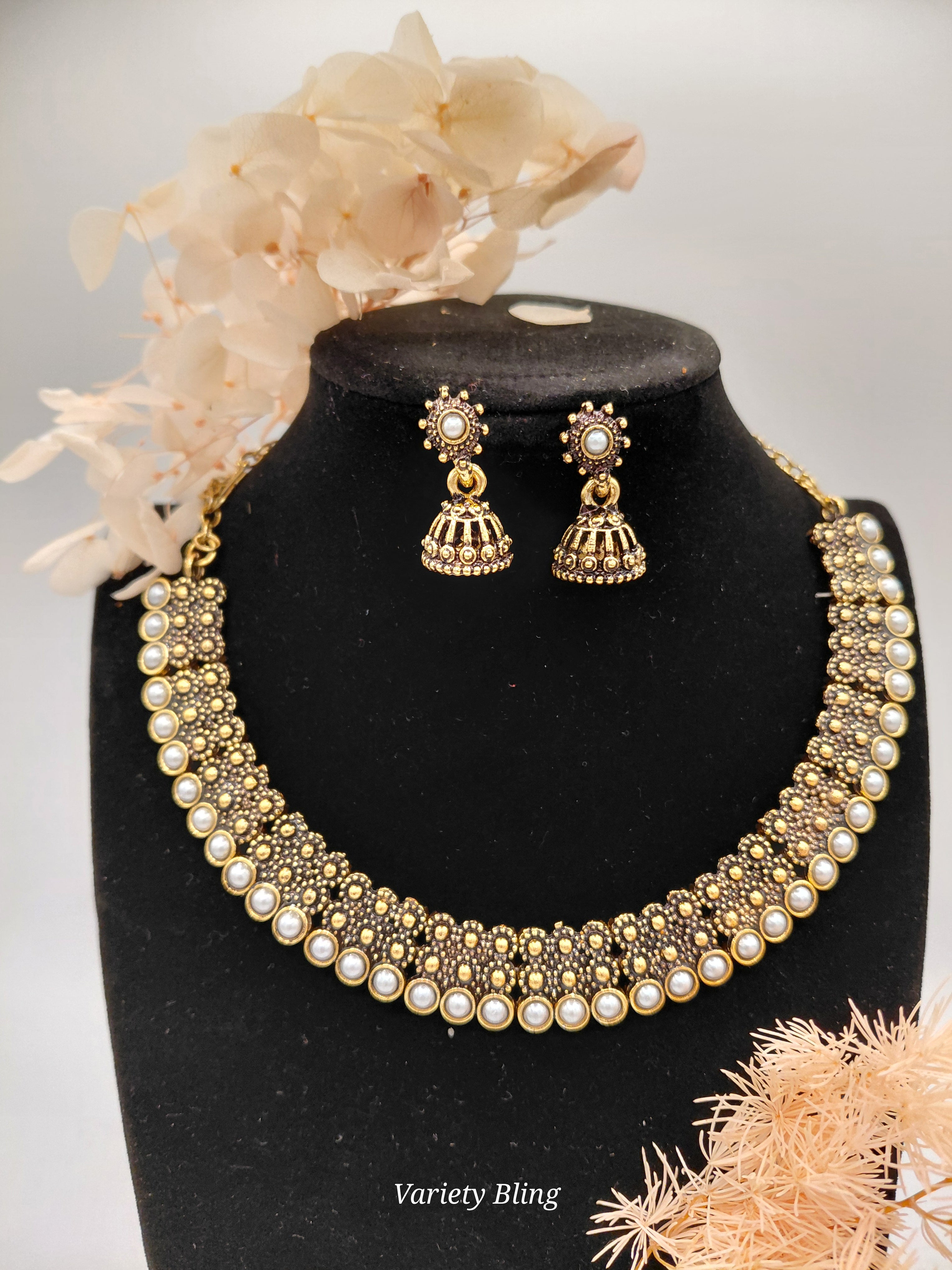 Fancy Stone Necklace Set