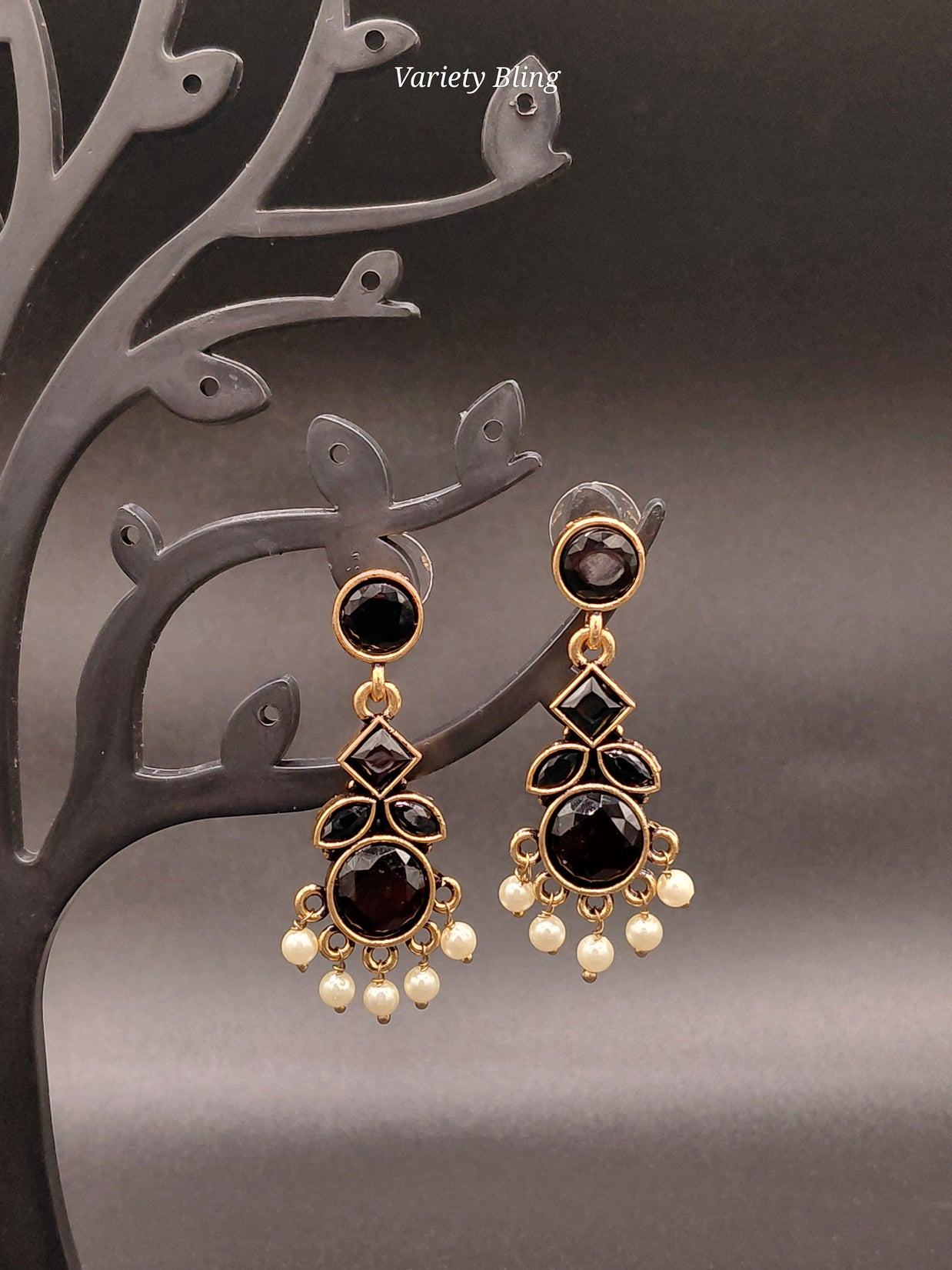 Fancy Stone Round Earring