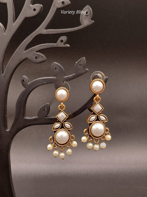 Fancy Stone Round Earring