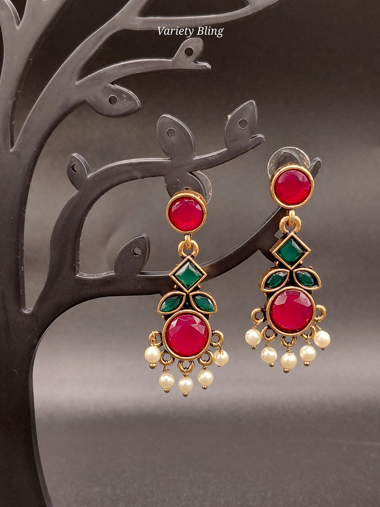 Fancy Stone Round Earring