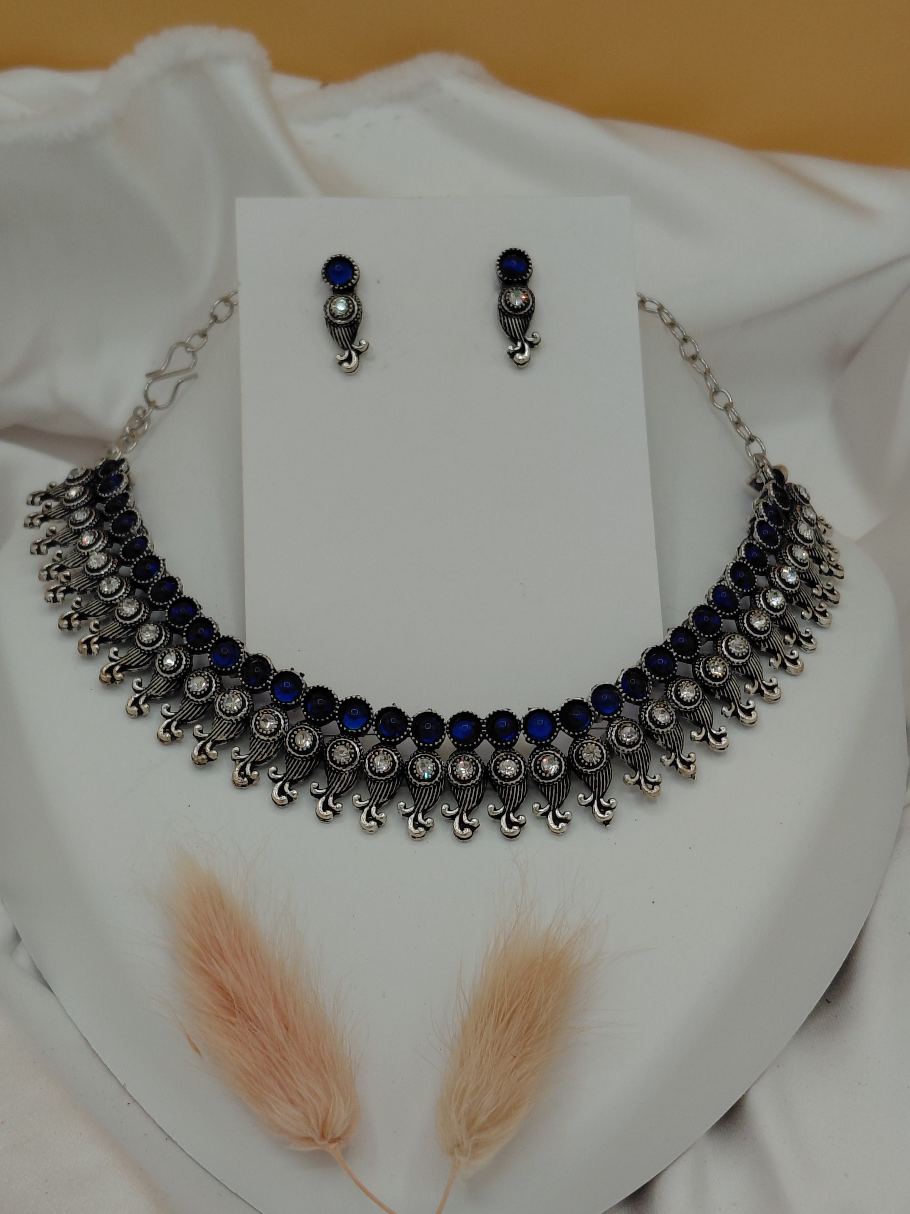 Fancy Necklace Set Black Mtl