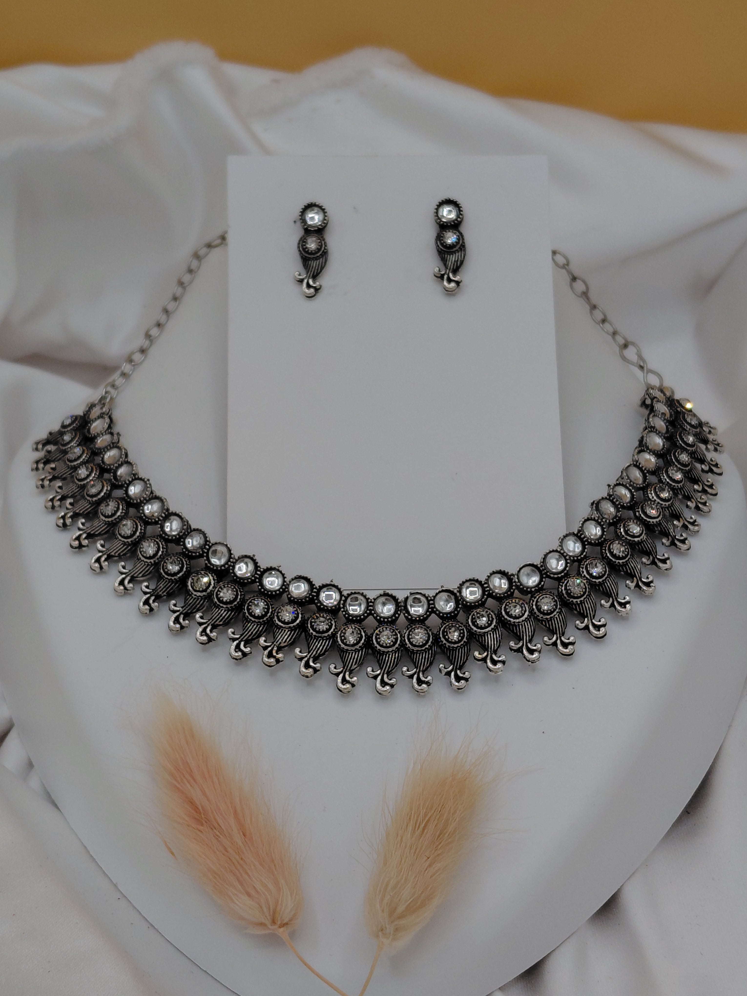 Fancy Necklace Set Black Mtl