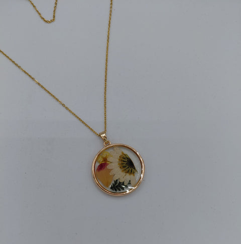 Spherical Multi-Flower Chain