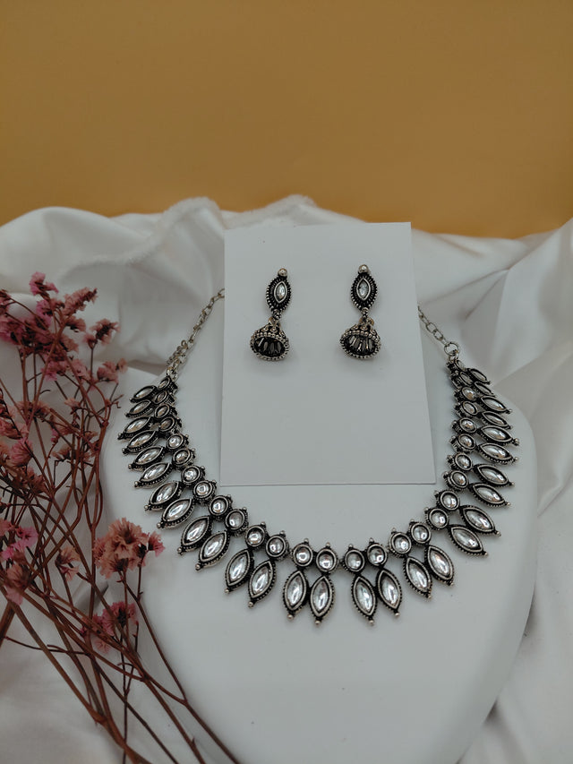 Fancy Necklace Set Black MTL